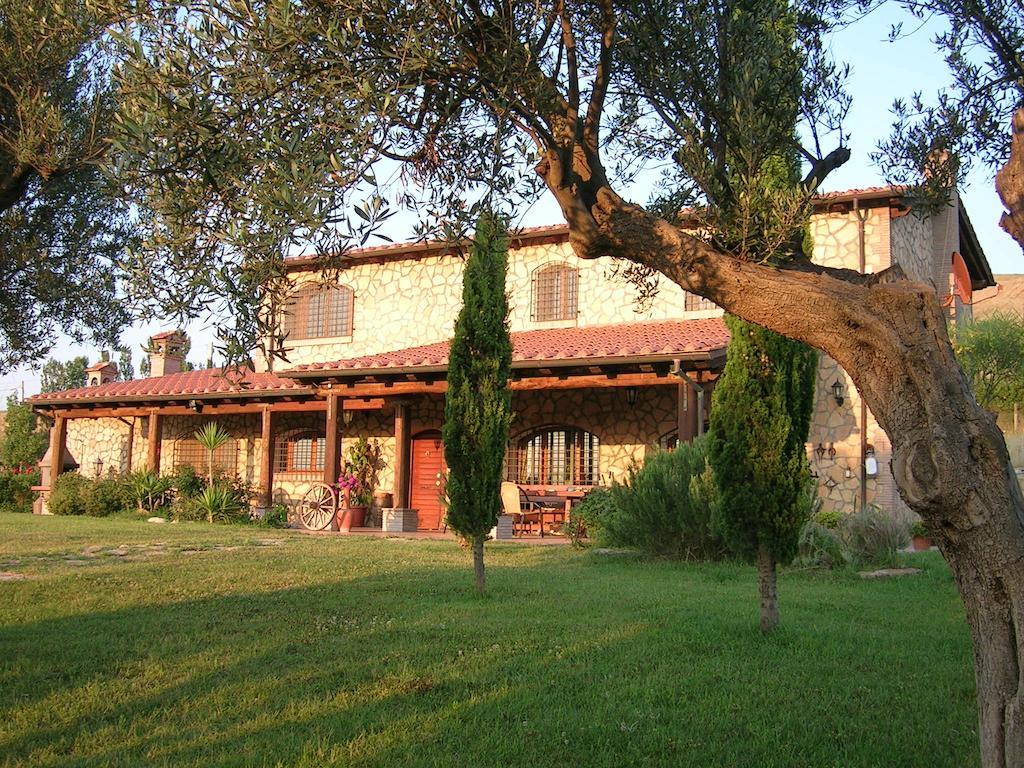 Casale Farnesiana B&B Тарквиния Экстерьер фото