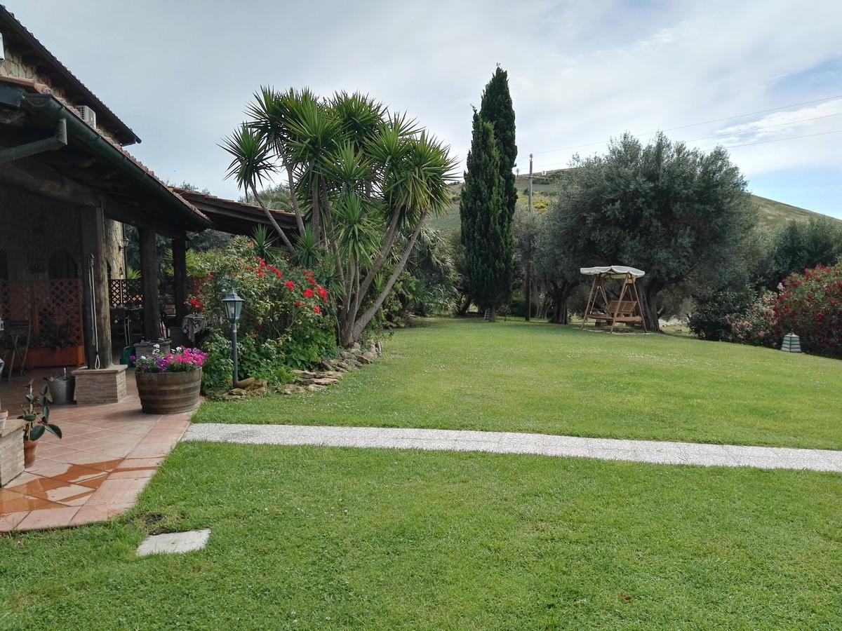 Casale Farnesiana B&B Тарквиния Экстерьер фото