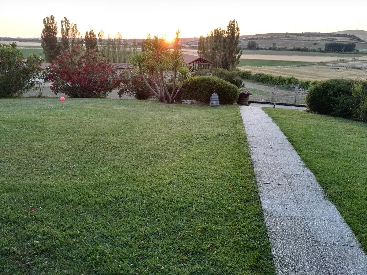 Casale Farnesiana B&B Тарквиния Экстерьер фото