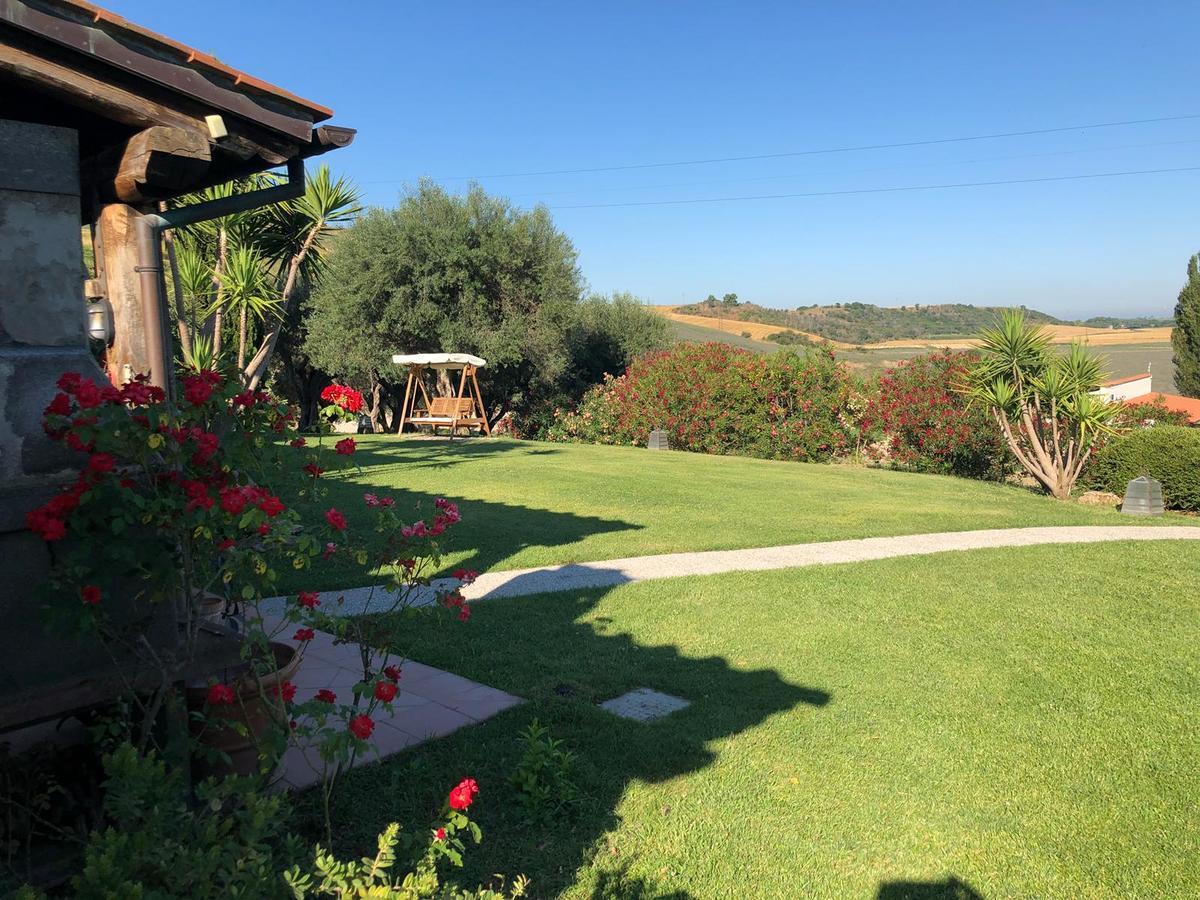 Casale Farnesiana B&B Тарквиния Экстерьер фото